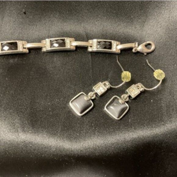 Lia Sophia Silver & black Bracelet And Earring Set - Picture 1 of 5
